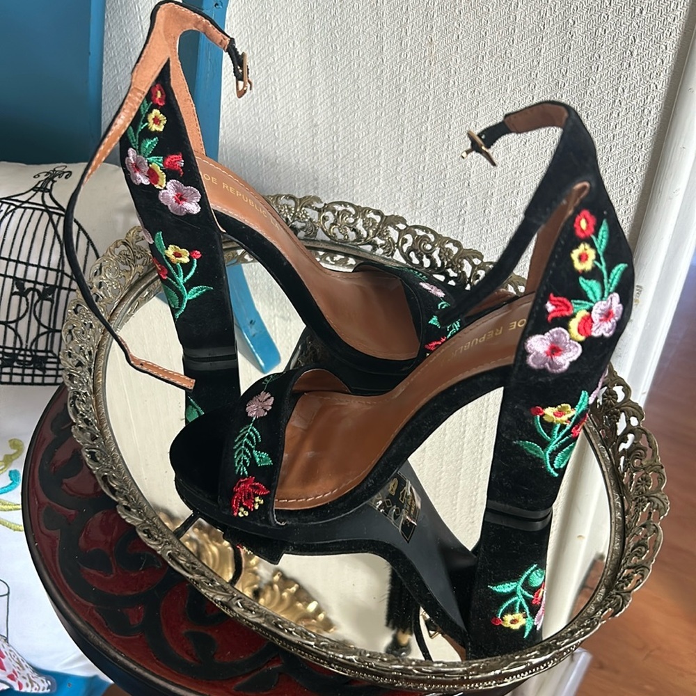 Floral Embroidered Black Heels